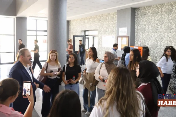 Rektör Arıbaş öğrencileri dinledi: Kapımız her zaman açık
