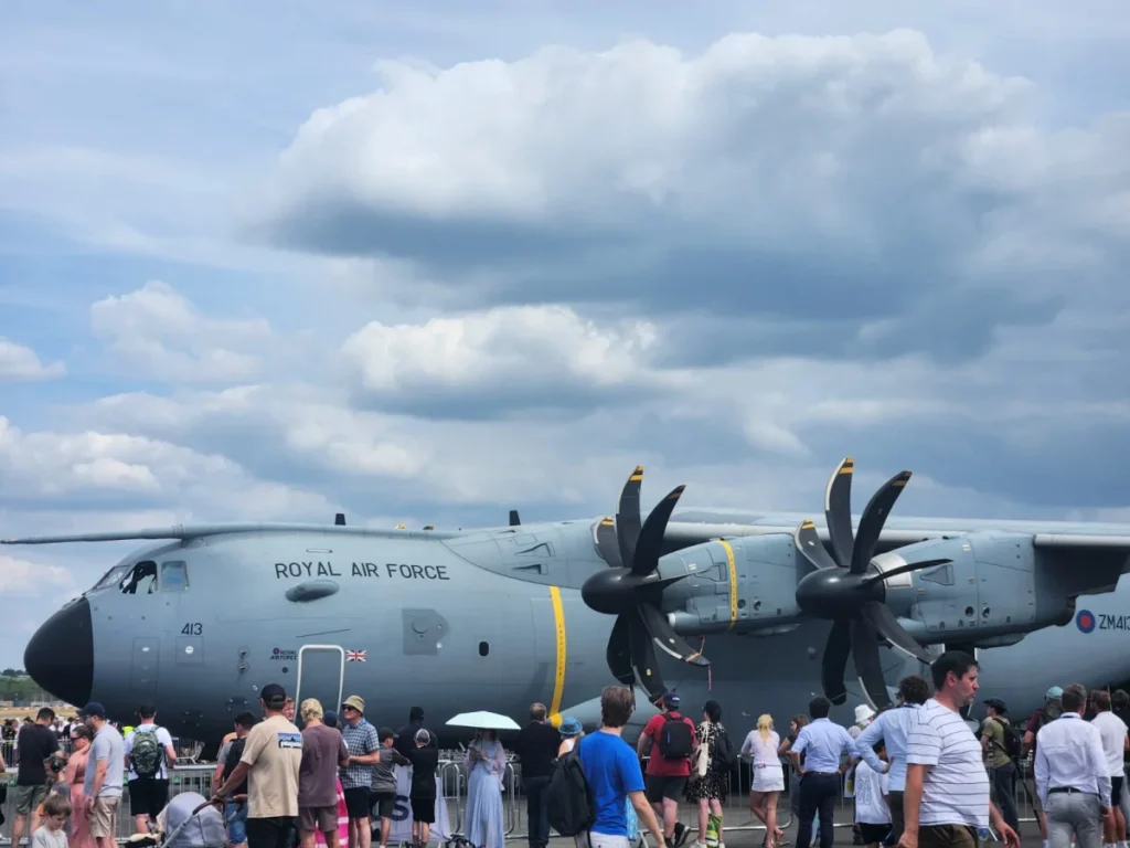 Farnborough Airshow 2026’da son hün coşkusu: BAE Akrobasi ekibi gökyüzüne damga vurdu