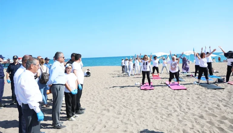 Aksu, mavi Akdeniz için tek yürek oldu
