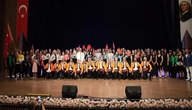 Maarif yıl sonu programı beğeni topladı
