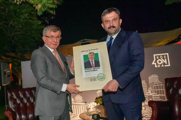 AKK’de Söz Onda-Deneyim Paylaşım Platformu söyleşileri devam ediyor: programın konuğu Prof. Dr.  Ahmet Davutoğlu oldu Davutoğlu: “Bugün ki  depresyonların sebebi Altın Oranı  kaybetmemiz”