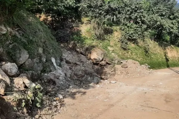 Yağış sonrası kapanan menfezler yenilenerek hizmete açıldı