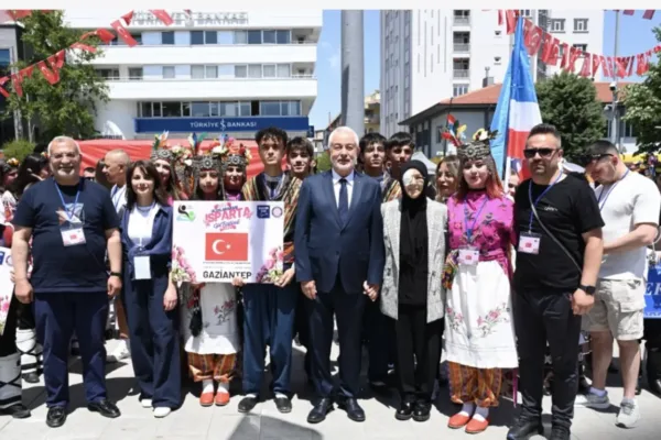 Isparta Uluslararası Gül Festivali başladı