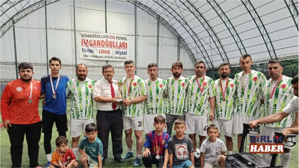 Ağaçören İlçe Milli Eğitim Futbol Takımı Turnuvayı 2. Tamamladı