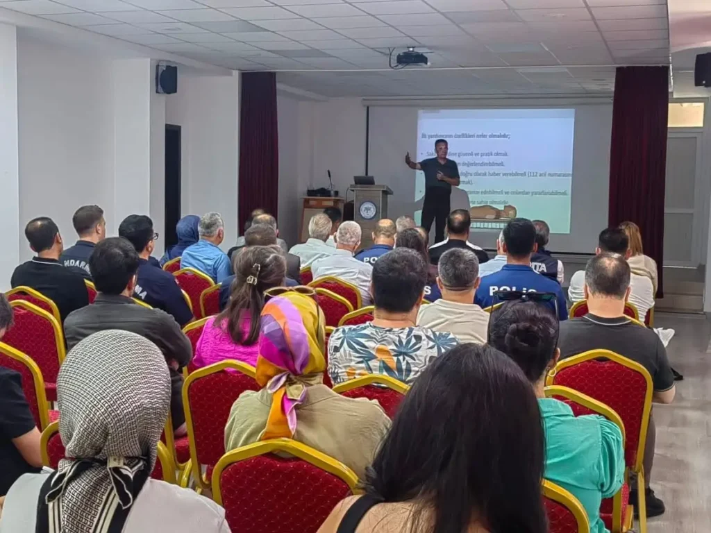 Bahşılı’da kurum personeli ve muhtarlara ilk yardım eğitimi