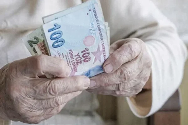 Emeklilerin Bayram ikramiyesi ödemeleri bugün başladı