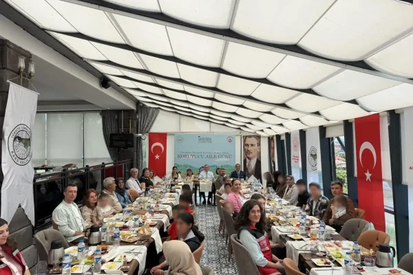 Kars Valisi Ziya Polat, Koruyucu Aile Günü’nde koruyucu aileler ve çocuklarla buluştu