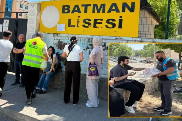 MHP Batman teşkilatı’ndan YKS velilerine soğuk su ikramı