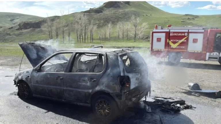 Erzurum’da otomobil alevlere teslim oldu