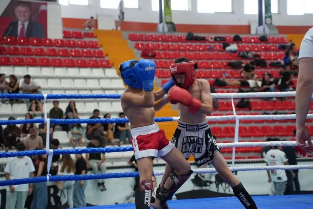 Kars’ta Kick Boks Şöleni Sona Erdi: 10 Ülkeden 413 Sporcu Ani İçin Mücadele Etti