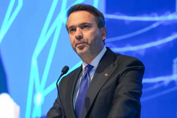 Bakan Bayraktar: Enerji dönüşümünün anahtarı elektrifikasyon