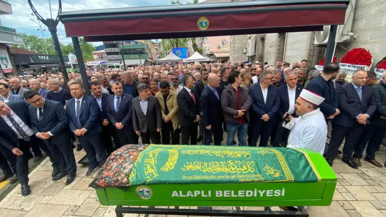 AK Parti Eski MKYK Üyesi Emine Çift, Alaplı’da dualarla son yolculuğuna uğurlandı