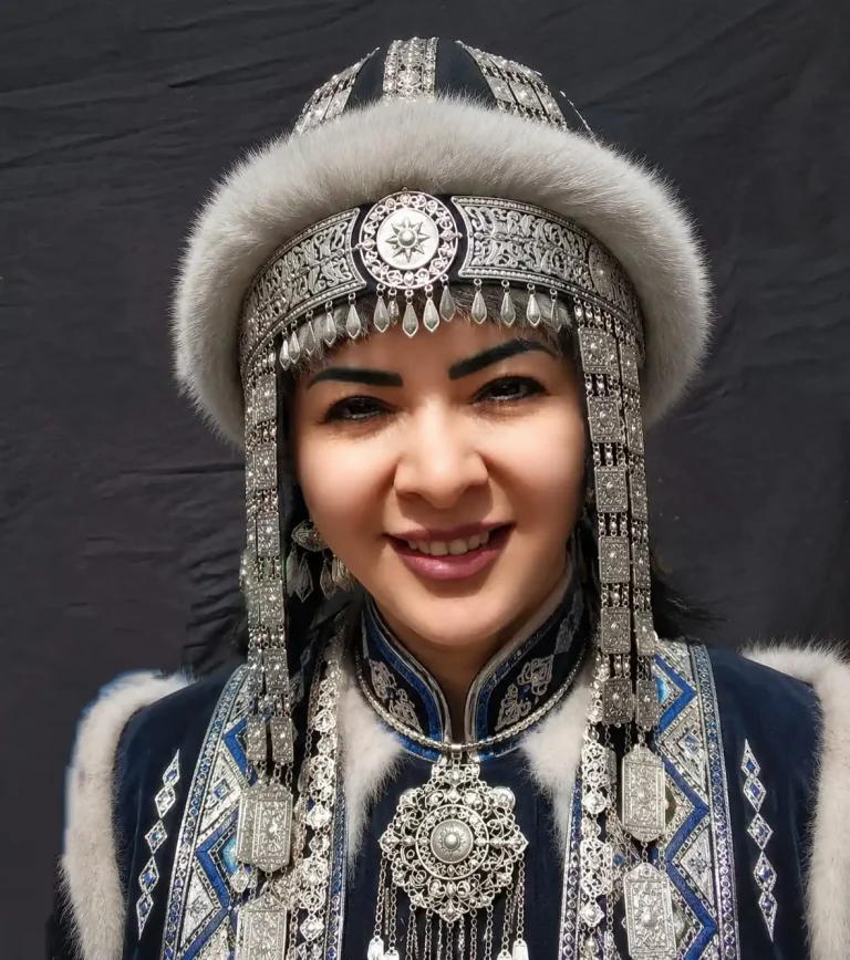 Eğitimci Hayat Aras: Orhun’dan Tuva’ya: Taştan Türküye, Yazıttan Ezgiye