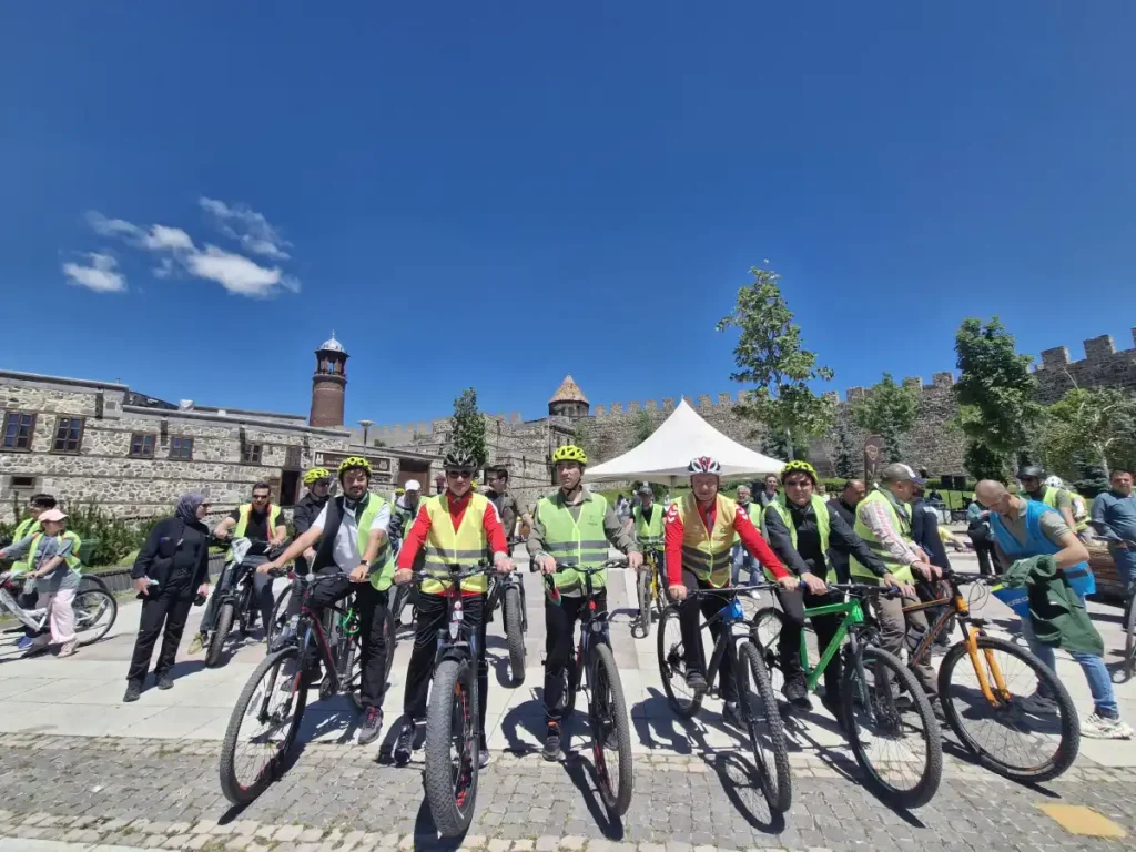 Erzurum’da sağlıklı gelecek için pedallar çevrildi