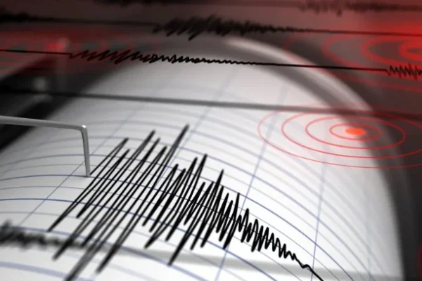 Elazığ’da 4.0 büyüklüğünde deprem paniğe neden oldu