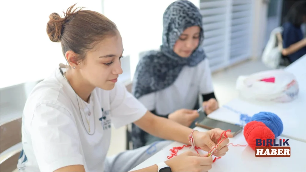 Aksaray AKMEK’te Anneler Öğreniyor, Çocuklar Üretiyor