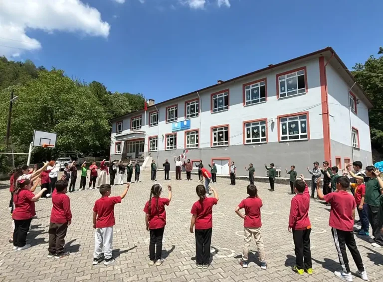 Kdz.Ereğli Belediyesi Oyuncak Müzesi Aydın Köyünde çocuklarla buluştu