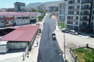 Battalgazi’de Selçuklu Mahallesi’nin yolu asfaltla yenilendi