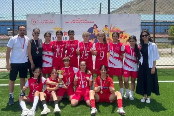 Hatay Kız Futbol Takımı Türkiye Şampiyonası’na yükseldi