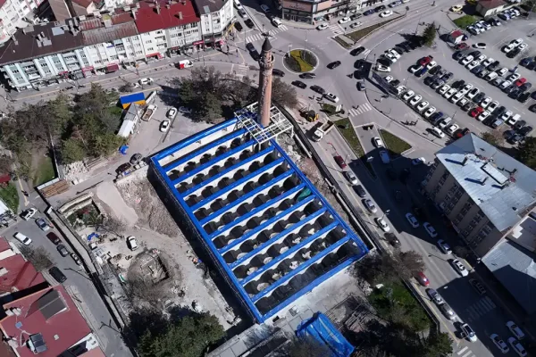 829 Yıllık Sivas Ulu Cami’de Restorasyon: Eğik minare için çalışma başladı