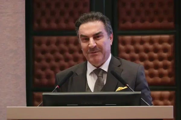 Prof. Dr. Zakir Avşar: “Yeni” deyince yeni olunur mu?”