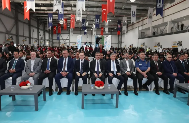 Erzurum’da gençler geleceğe yön veriyor