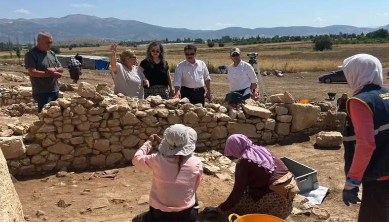 Seleukeia Sidera’da çalışmalar hız kesmeden devam ediyor
