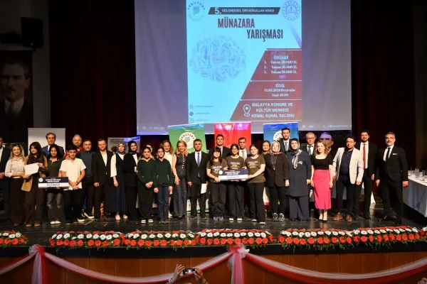 Yeşilyurt’ta gençler fikirleriyle yarıştı