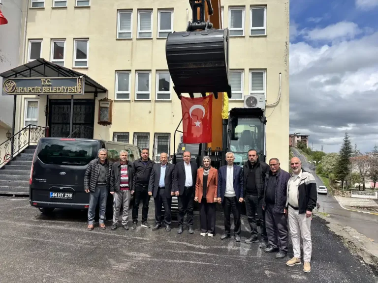 Arapgir Belediyesi’ne TBB’den iş makinesi desteği