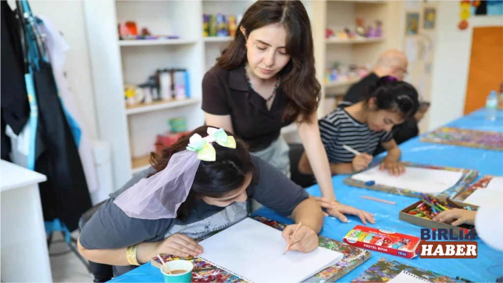 Aksaray Engelsiz Yaşam Merkezi’nde Sanatla Gelişim