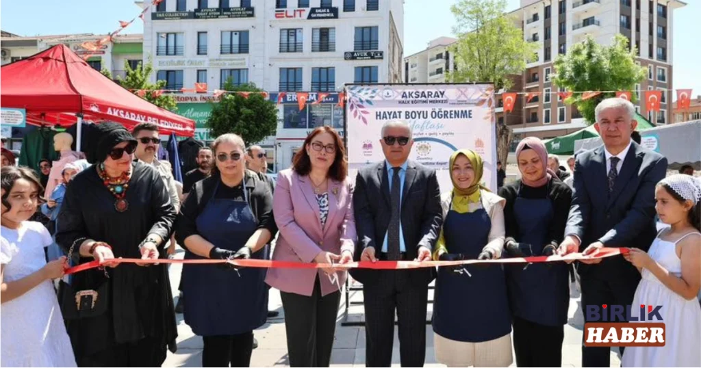 Vali Duru Hayat Boyu Öğrenme Haftası Sergisini Ziyaret Etti