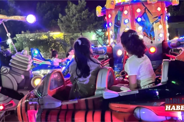 Çocuklar Yaz Tatilini Lunaparkta Doyasıya Eğlenerek Geçirdi