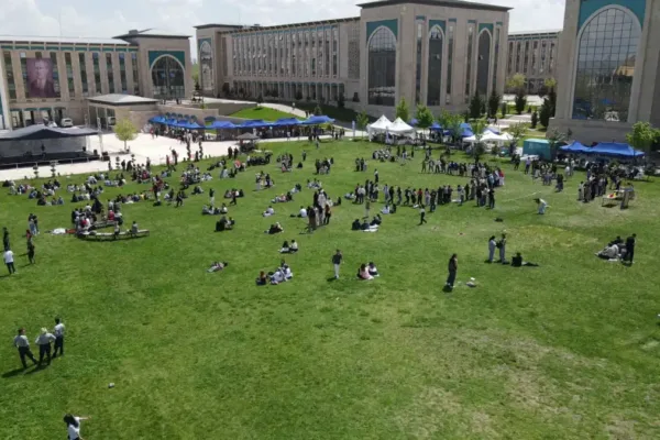 AYBÜ’de bahar şenliği coşkusu