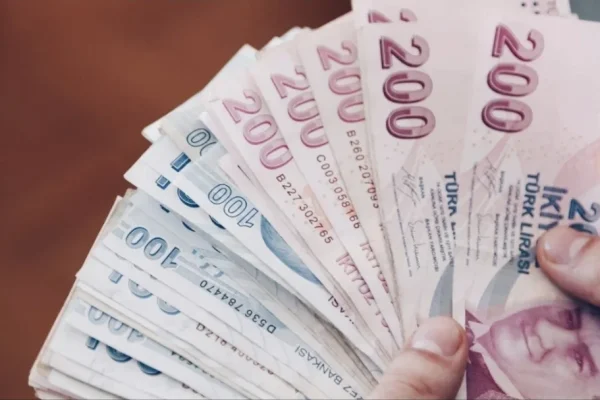 Emeklilerin zam farkı ödeme tarihi belli oldu