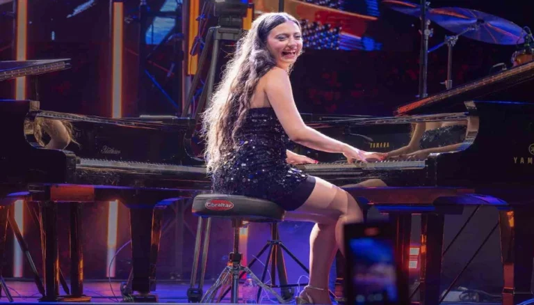 Su Yavuz Türkiye’deki ilk konserini Antalya Akra Caz Festivali’nde verdi
