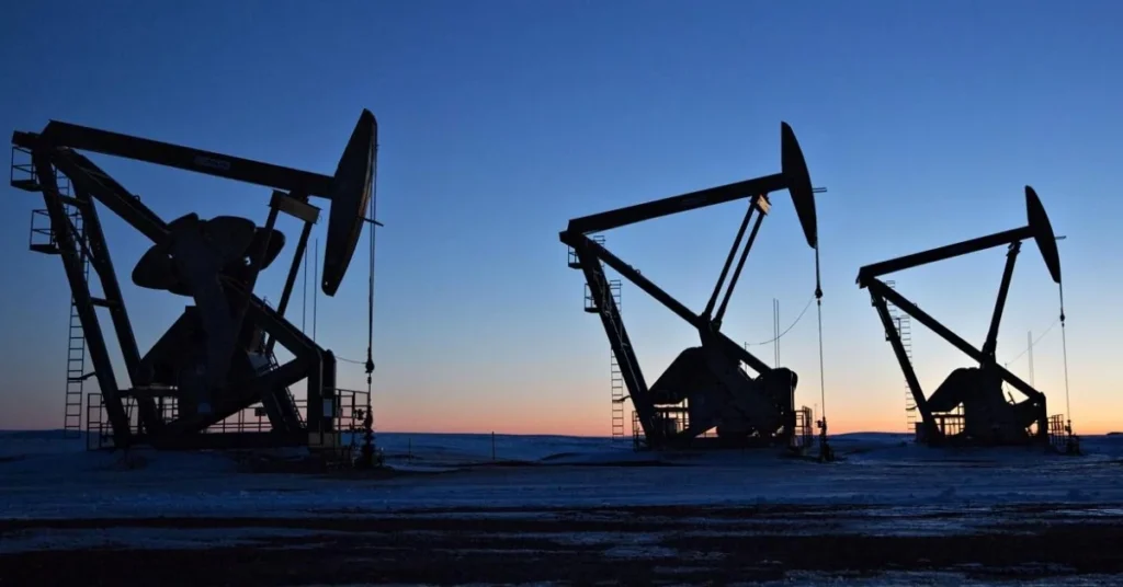Petrol fiyatlarında düşüş sürüyor: Brent 82 dolar seviyesinde