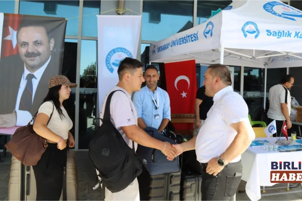 Aksaray Üniversitesi öğrencileri otogarda karşılıyor