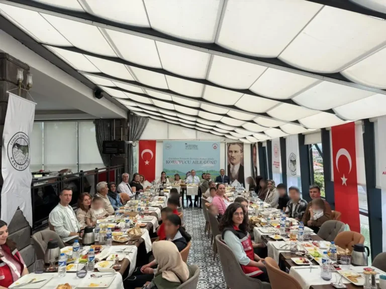 Kars Valisi Ziya Polat, Koruyucu Aile Günü’nde koruyucu aileler ve çocuklarla buluştu