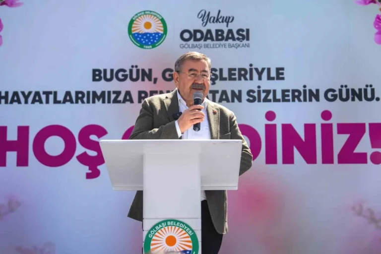 Gölbaşı Belediyesi’nce düzenlenen Anneler Günü etkinliğinde anneler doyasıya eğlendi