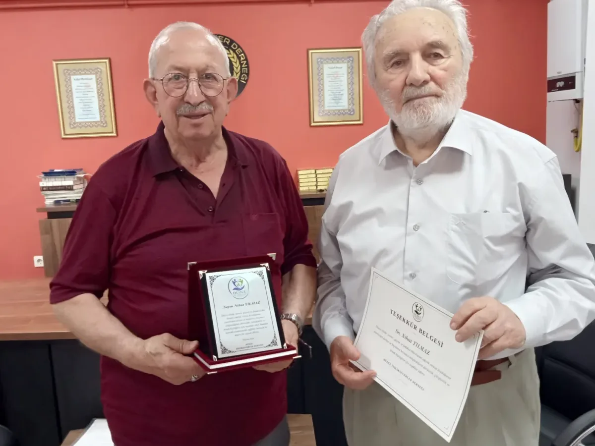 İyilikseverler Derneği’nden kurucu başkan Nihat Yılmaz’a teşekkür