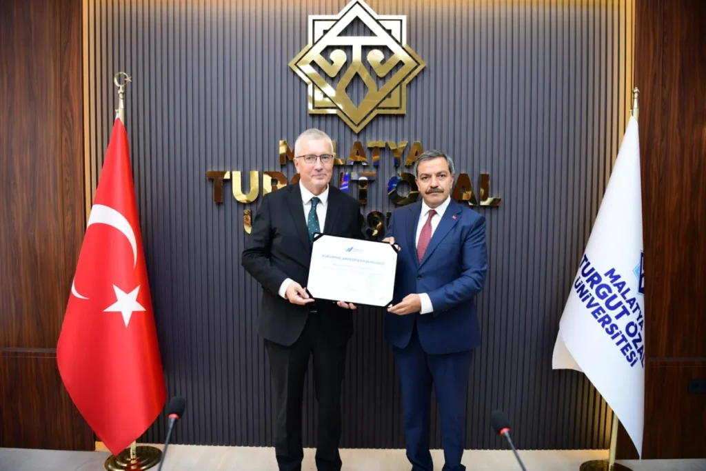 Malatya Turgut Özal Üniversitesi Kurumsal Akreditasyon Belgesi’ni aldı