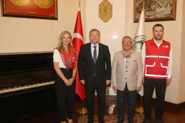 Kars Valisi Ziya Polat, Kızılay Heyetini ağırladı