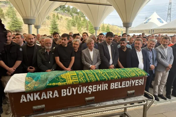24. Dönem Milletvekili Feramuz Üstün’ün acı günü: Eşi Betül Üstün son yolculuğuna uğurlandı