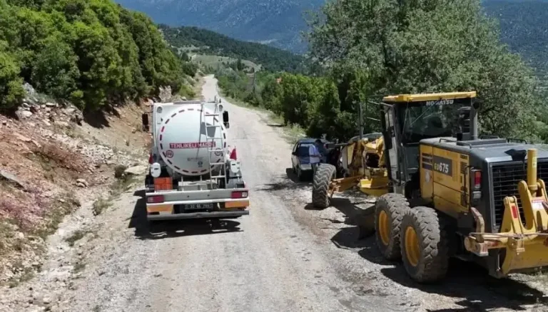 Isparta’da dağ yollarındaki şarampoller güvenli hale getiriliyor