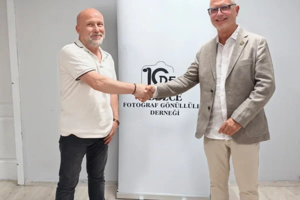İtalyan Fotoğrafçı Claudio Calosi Düzce Fotoğraf Gönüllüleri Derneği’nde ağırlandı