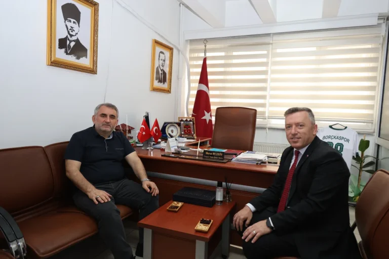 Artvin Kemalpaşa’ya Müjde: Modern stadyum için imzalar atıldı