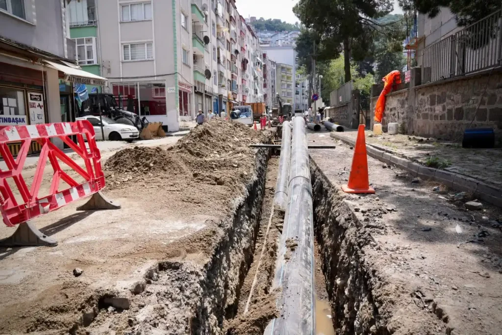 Astbesli borular yenileri ile değiştiriliyor