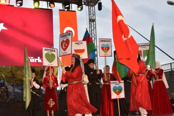 15. Uluslararası Tulum ve Halk Dansları Festivali coşkuyla tamamlandı