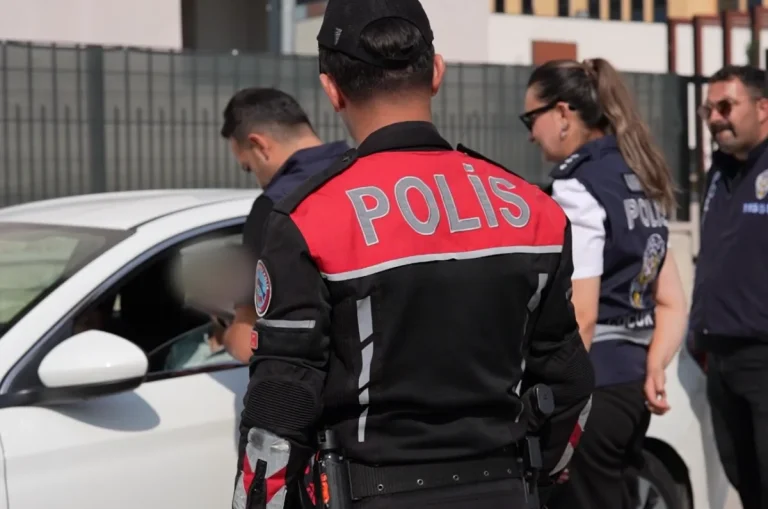 Ankara’da okul çevrelerinde geniş kapsamlı denetim: 48 aranan şahıs yakalandı