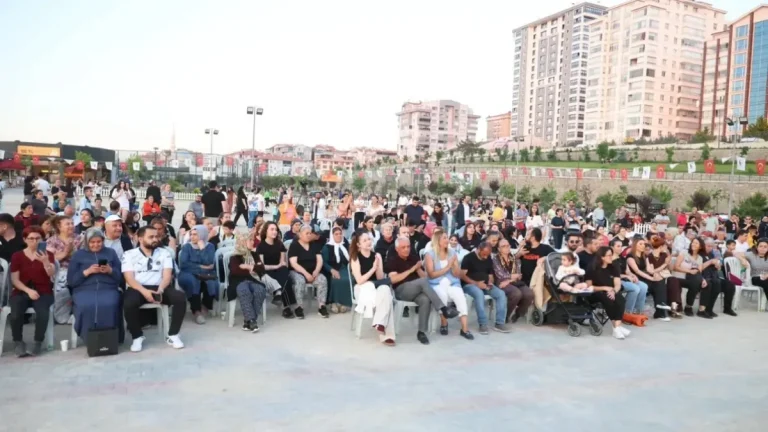 Mamak yaz şenlikleri müzik ve coşku dolu ilk etkinliğiyle başladı